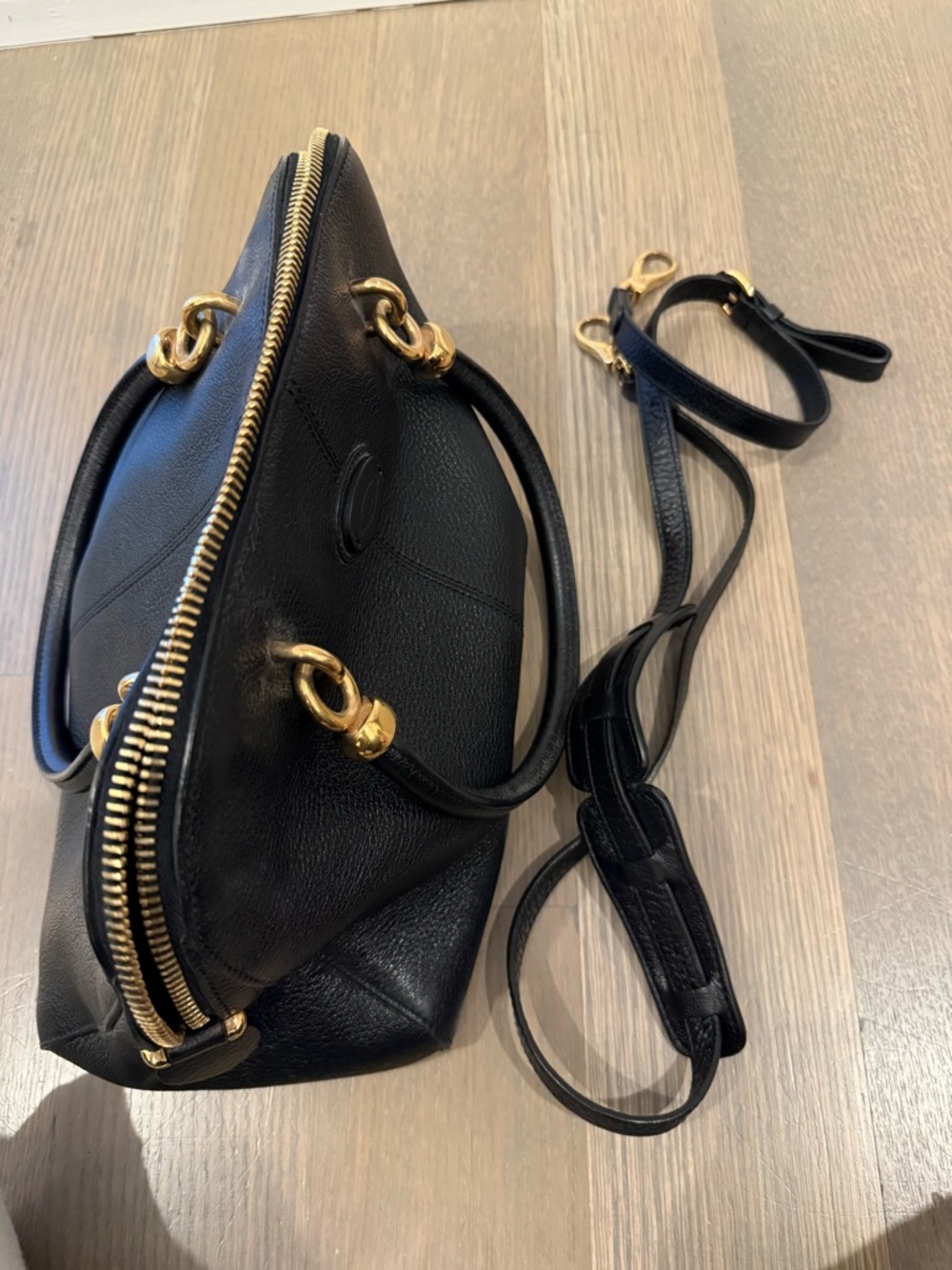 Tod’s Black Leather Dome Handbag with Gold Hardware - Picture 7 of 17